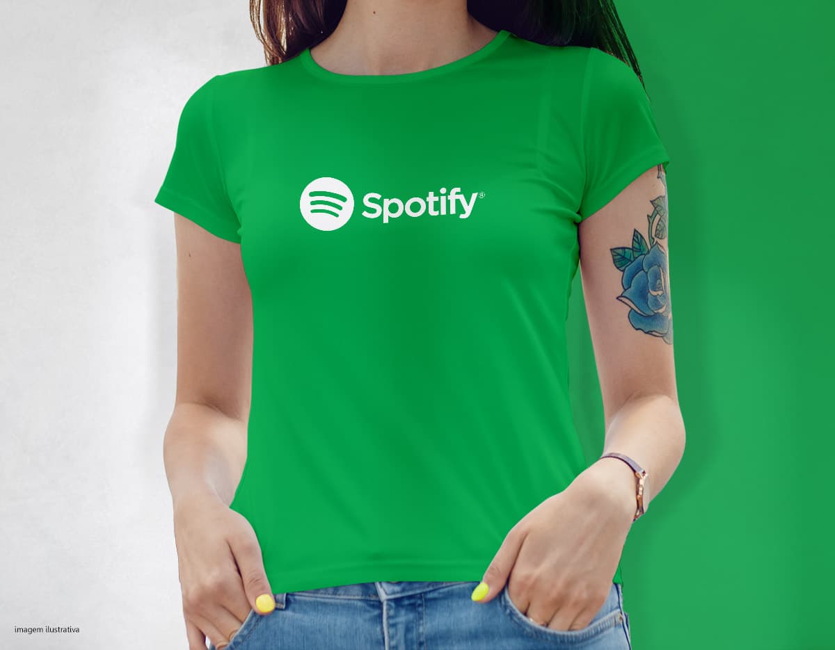 Camiseta Tradicional de Algodão 165g/m² em cor rosa, com gola redonda e mangas curtas. Camiseta Tradicional de Algodão 165g/m² em cor rosa, com gola redonda e mangas curtas.