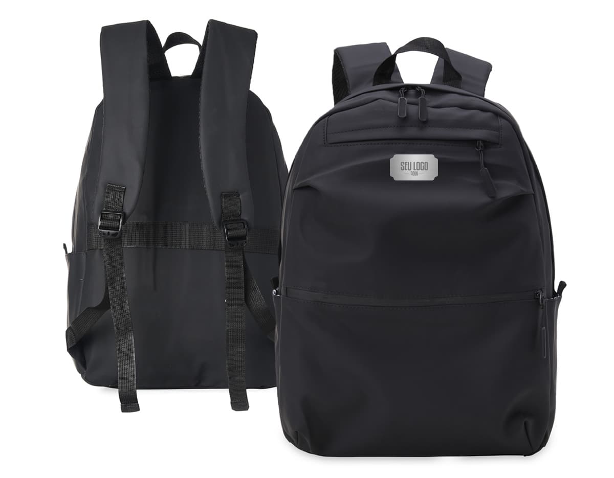 Mochila de couro sintético preta, moderna e elegante, com capacidade de 30 litros. Possui alça de mão e alças ajustáveis, zíperes para fechamento e bolsos para armazenamento. Ideal para viagens, compras ou uso no dia a dia. Mochila de couro sintético preta, moderna e elegante, com capacidade de 30 litros. Possui alça de mão e alças ajustáveis, zíperes para fechamento e bolsos para armazenamento. Ideal para viagens, compras ou uso no dia a dia.