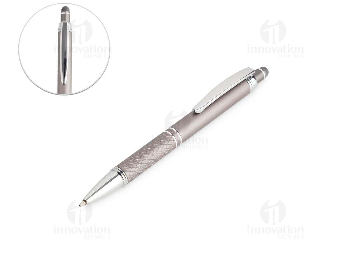 Caneta metálica texturizada com touch, ideal para escrita em papel, assinatura de documentos, trabalho financeiro e escolar. A ferramenta possui design elegante em metal prateado, com tinta na cor preta e ponta afiada para desenho e escrita precisa. Ótima para assinar contratos, fazer anotações e desenhos detalhados. Caneta metálica texturizada com touch, ideal para escrita em papel, assinatura de documentos, trabalho financeiro e escolar. A ferramenta possui design elegante em metal prateado, com tinta na cor preta e ponta afiada para desenho e escrita precisa. Ótima para assinar contratos, fazer anotações e desenhos detalhados.