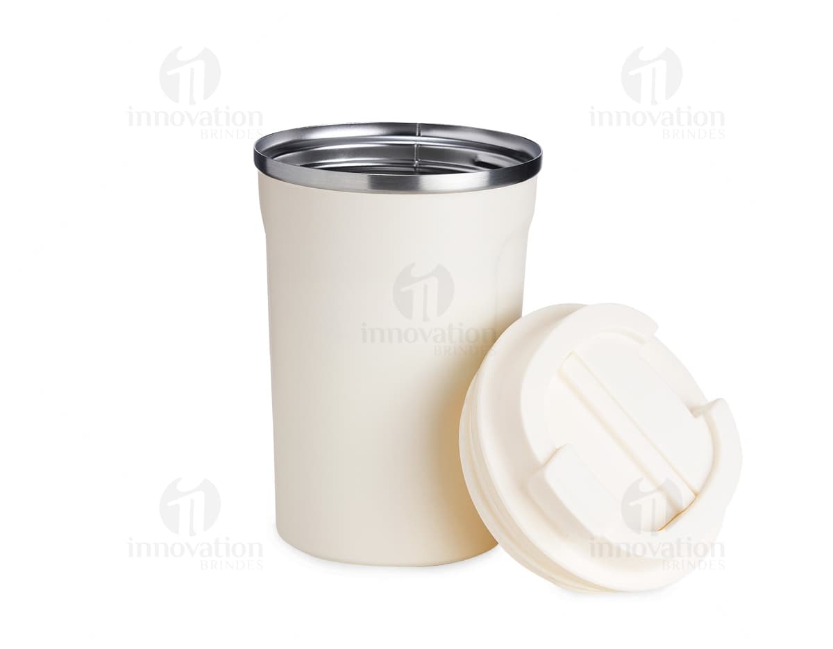 Copo viagem dobrável de silicone com capacidade para 400ml. Copo viagem dobrável de silicone com capacidade para 400ml.