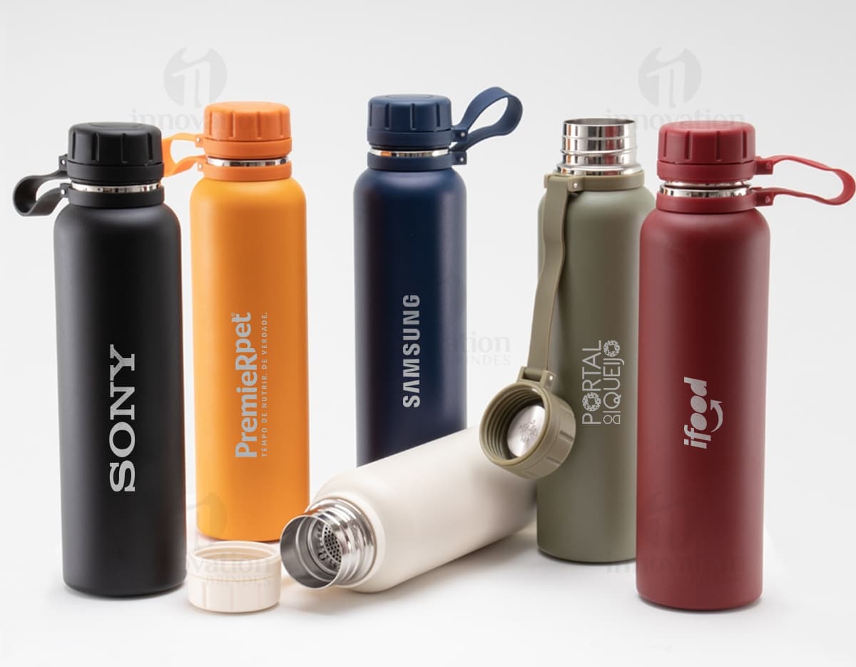 Garrafa térmica de 1 litro, com design moderno e cores vibrantes. Garrafa térmica de 1 litro, com design moderno e cores vibrantes.