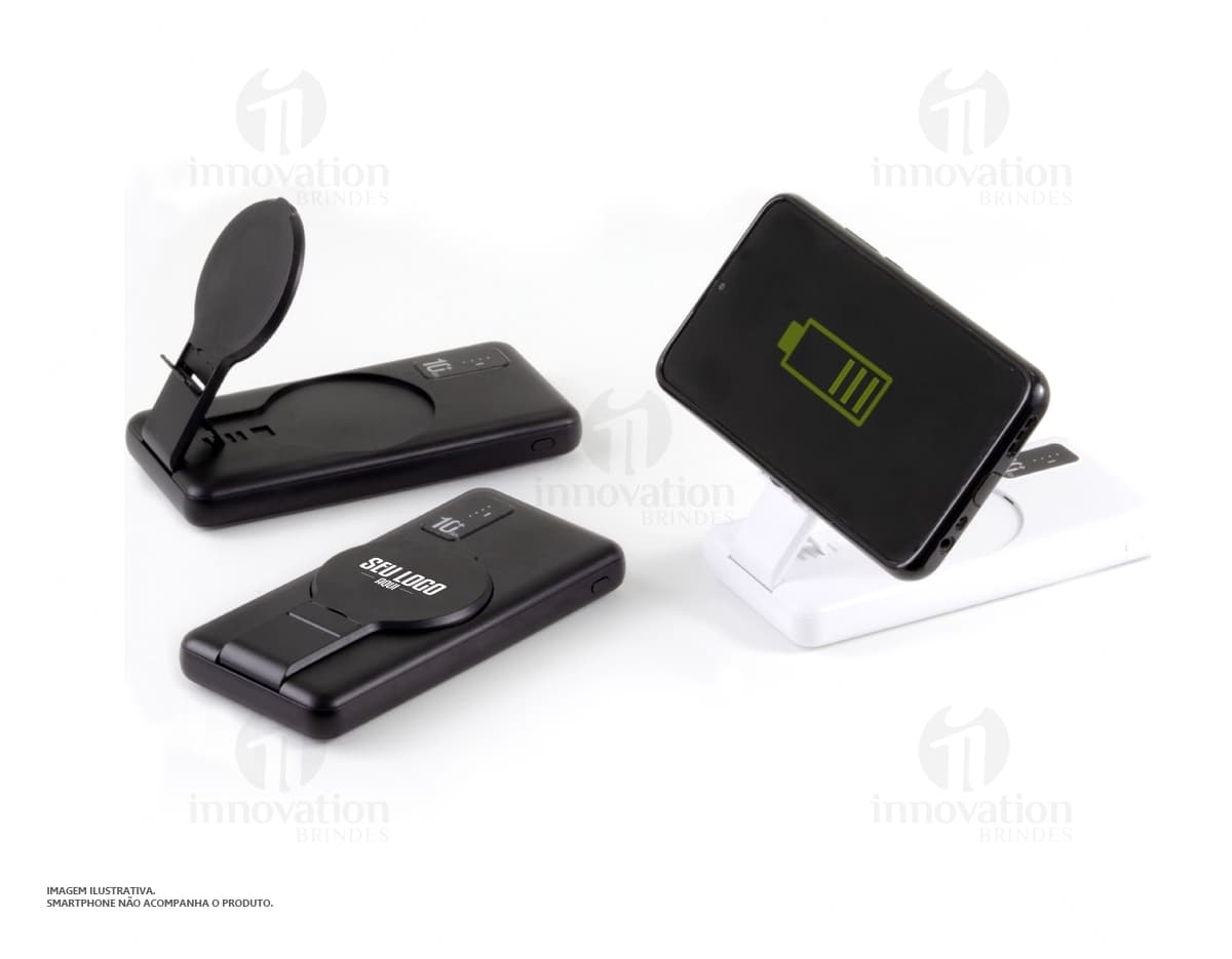 Kit com 6 porta copos de diferentes cores e estampas sobre uma mesa de madeira. Kit com 6 porta copos de diferentes cores e estampas sobre uma mesa de madeira.