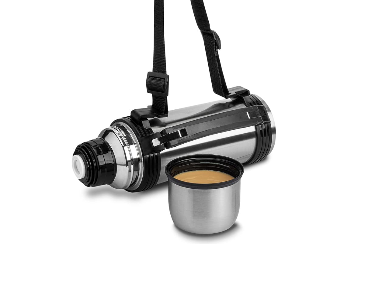 Garrafa Térmica 1,2 Litros na cor prata, com tampa de rosca e alça para transporte. Ideal para manter líquidos quentes ou frios por horas. Garrafa Térmica 1,2 Litros na cor prata, com tampa de rosca e alça para transporte. Ideal para manter líquidos quentes ou frios por horas.