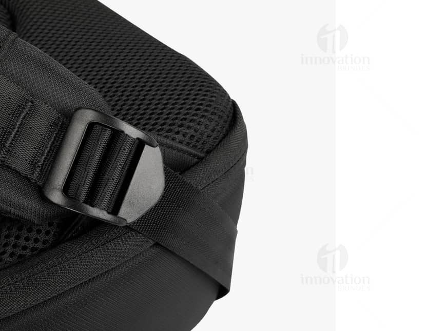 Foto em alta resolução de um kit com 6 porta copos. Os porta copos são de cores variadas e possuem acabamento brilhante. O design é moderno e elegante, ideal para decorar mesas e proteger superfícies de líquidos.