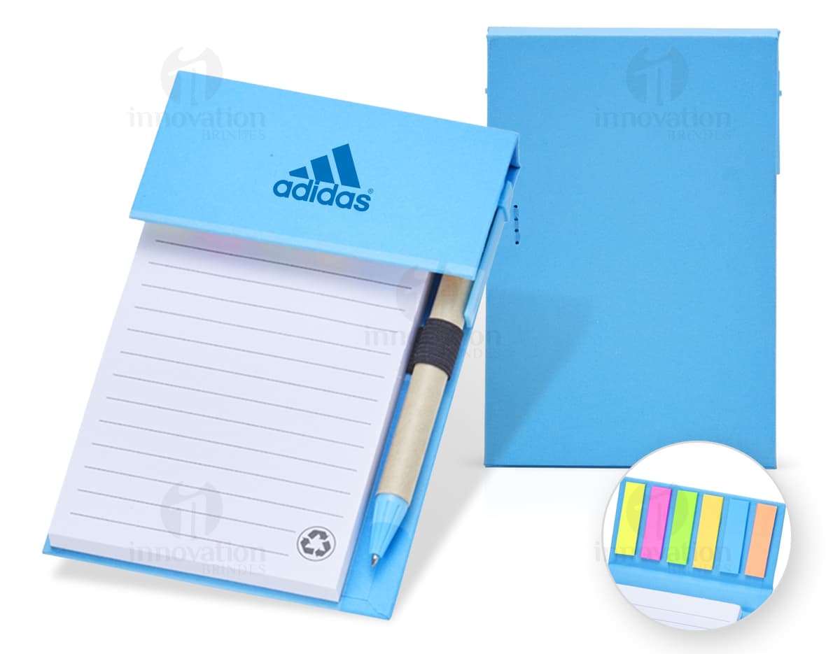 Kit com 6 porta copos em diferentes cores e estampas, sobre fundo branco. Kit com 6 porta copos em diferentes cores e estampas, sobre fundo branco.