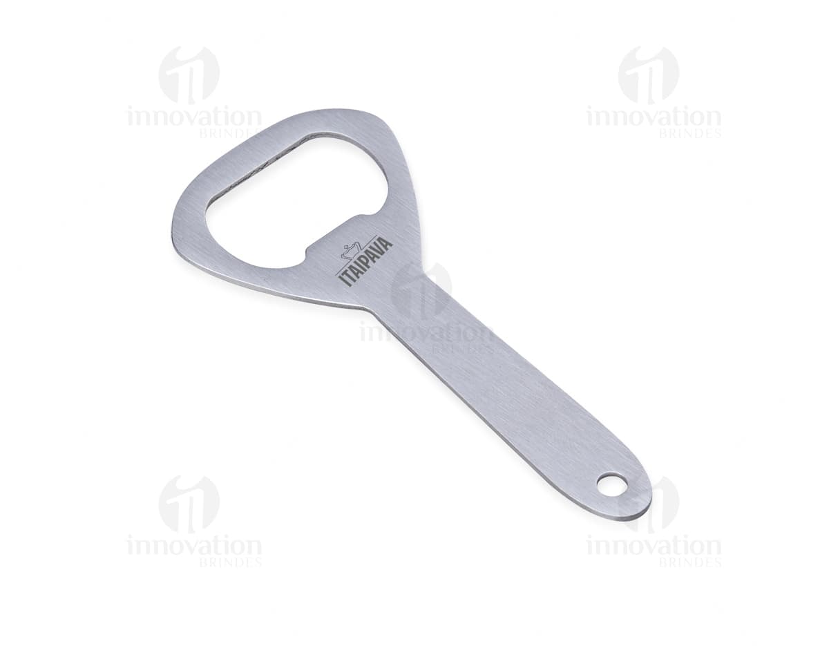Chaveiro metálico em couro com sistema de abertura fácil. Chaveiro metálico em couro com sistema de abertura fácil.