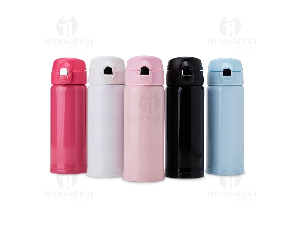 Kit com 6 porta copos em diferentes cores e estilos, feitos de material resistente e design moderno. Kit com 6 porta copos em diferentes cores e estilos, feitos de material resistente e design moderno.