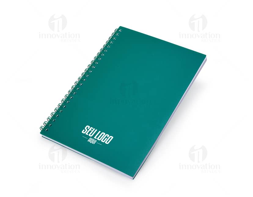 Caderno de couro texturizado na cor prata com espiral.
