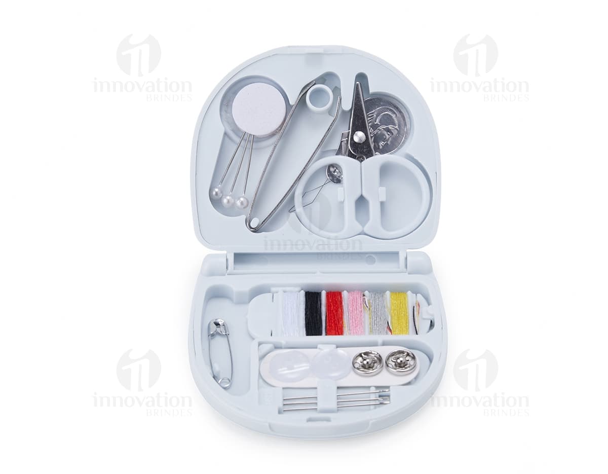 Kit com 6 porta copos em formato quadrado, feitos de madeira e com estampas coloridas de flores e folhas. Kit com 6 porta copos em formato quadrado, feitos de madeira e com estampas coloridas de flores e folhas.