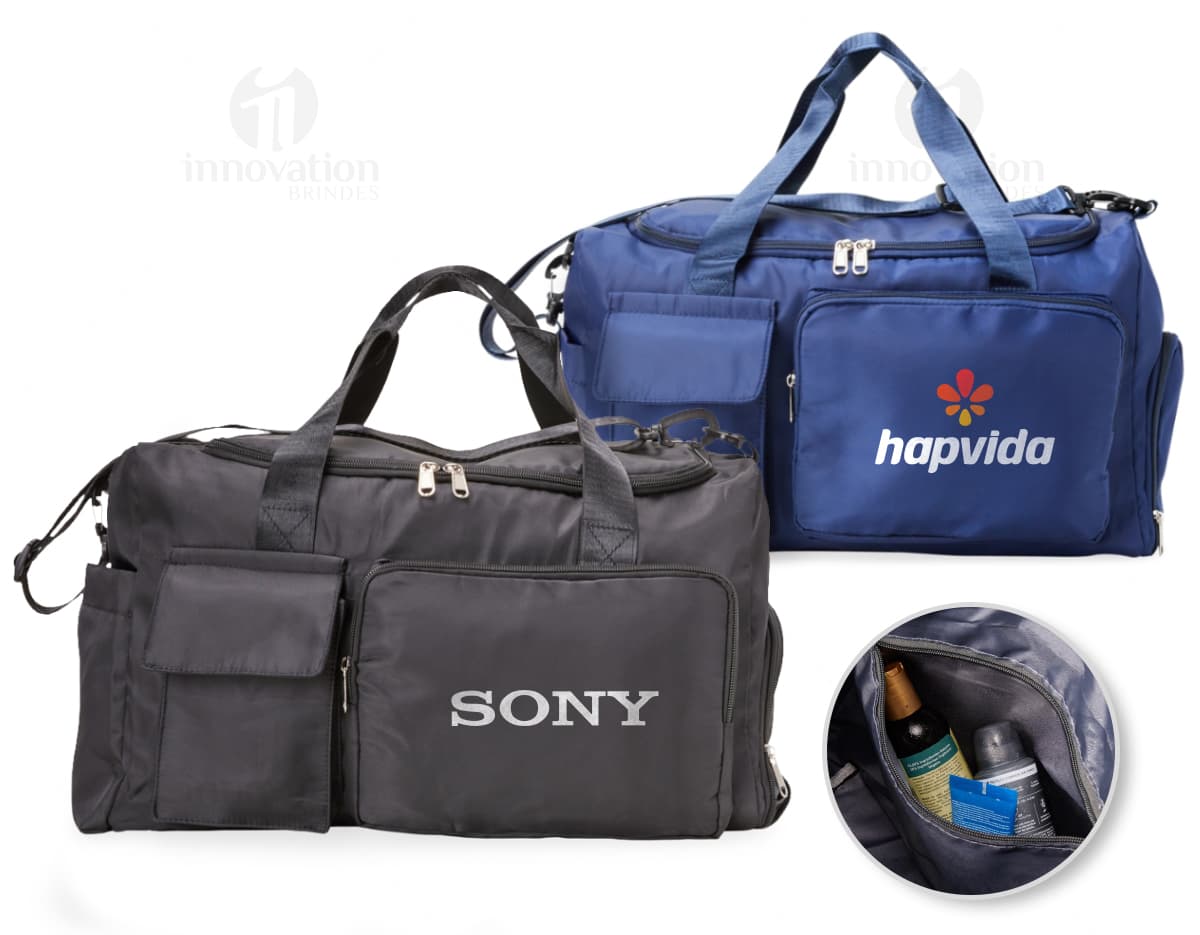 Bolsa esportiva preta com capacidade de 25 litros e diversos compartimentos para armazenamento de acessórios esportivos. Bolsa esportiva preta com capacidade de 25 litros e diversos compartimentos para armazenamento de acessórios esportivos.