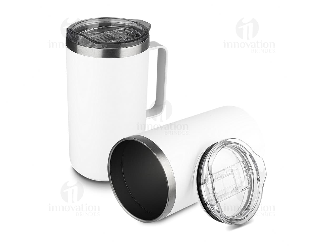Caneca térmica de 750ml na cor preta. Caneca térmica de 750ml na cor preta.