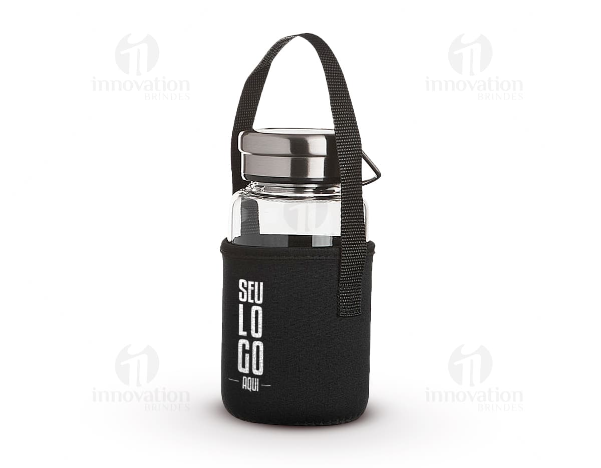 Kit com 6 porta copos em diferentes cores e materiais, dispostos em uma mesa branca. Kit com 6 porta copos em diferentes cores e materiais, dispostos em uma mesa branca.