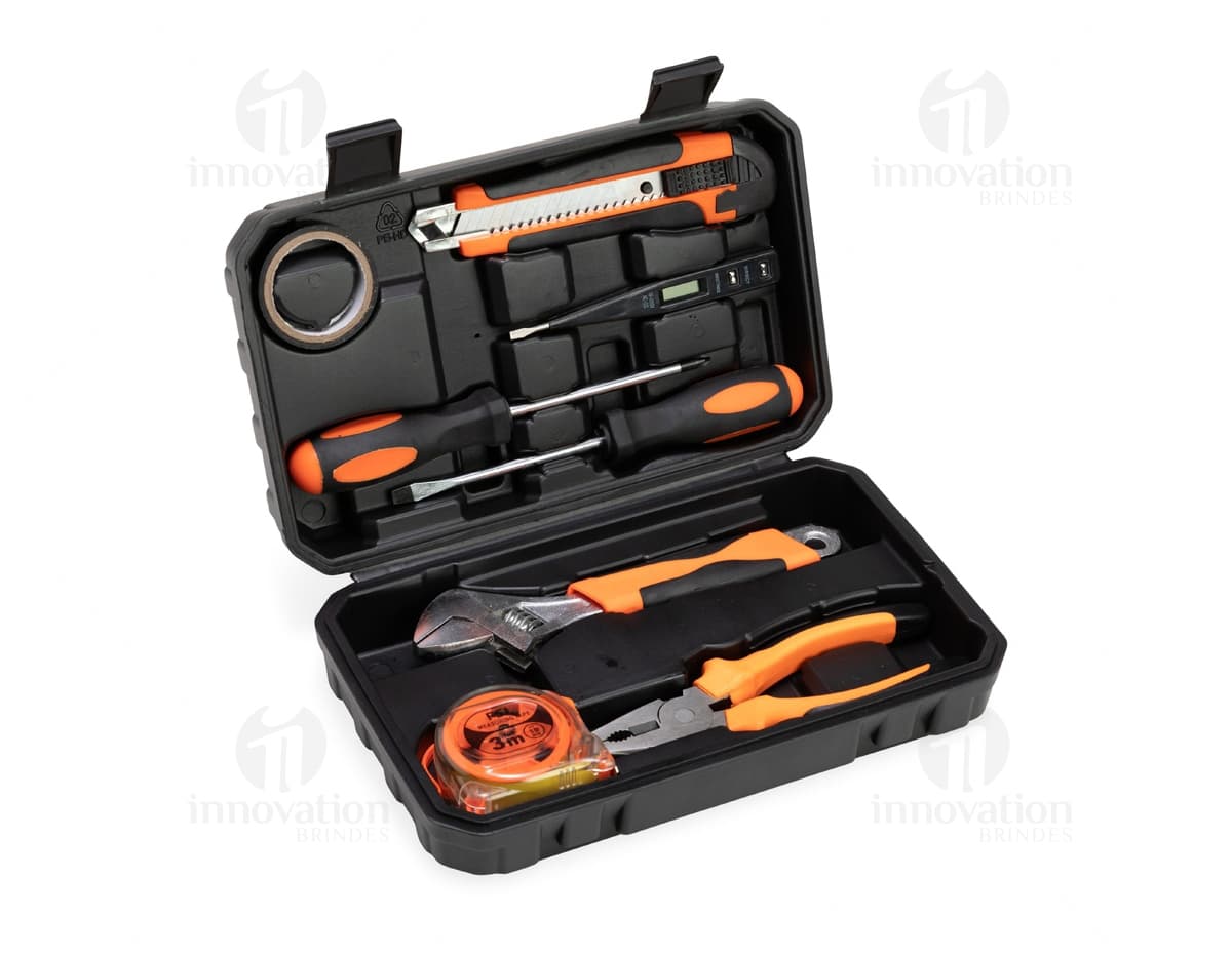 Kit com 6 porta copos em formato redondo, feitos de madeira e decorados com estampa de azulejo português em tons de azul e branco. Kit com 6 porta copos em formato redondo, feitos de madeira e decorados com estampa de azulejo português em tons de azul e branco.