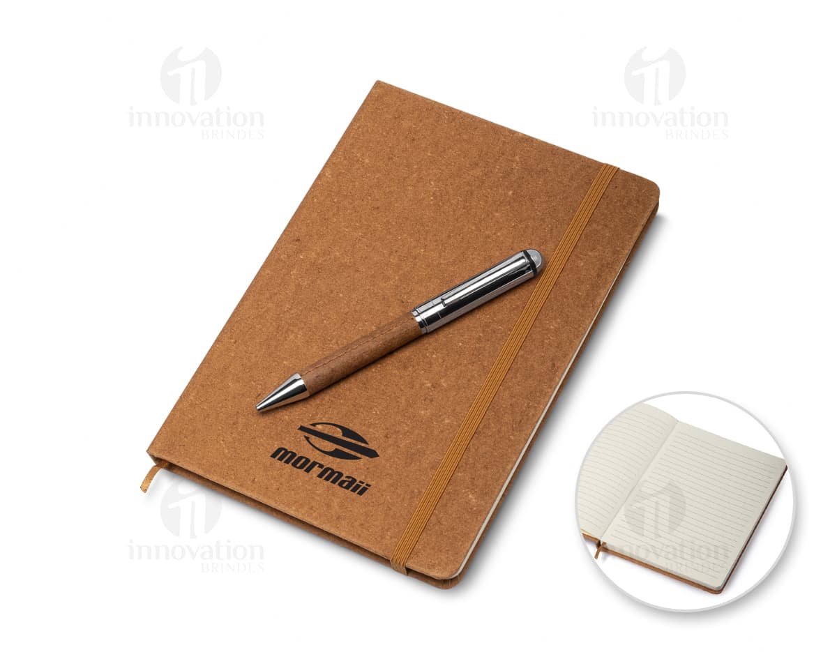 Kit com 6 porta copos em formato quadrado, com estampas coloridas de flores e folhas. Cada porta copo tem aproximadamente 10cm x 10cm. Kit com 6 porta copos em formato quadrado, com estampas coloridas de flores e folhas. Cada porta copo tem aproximadamente 10cm x 10cm.