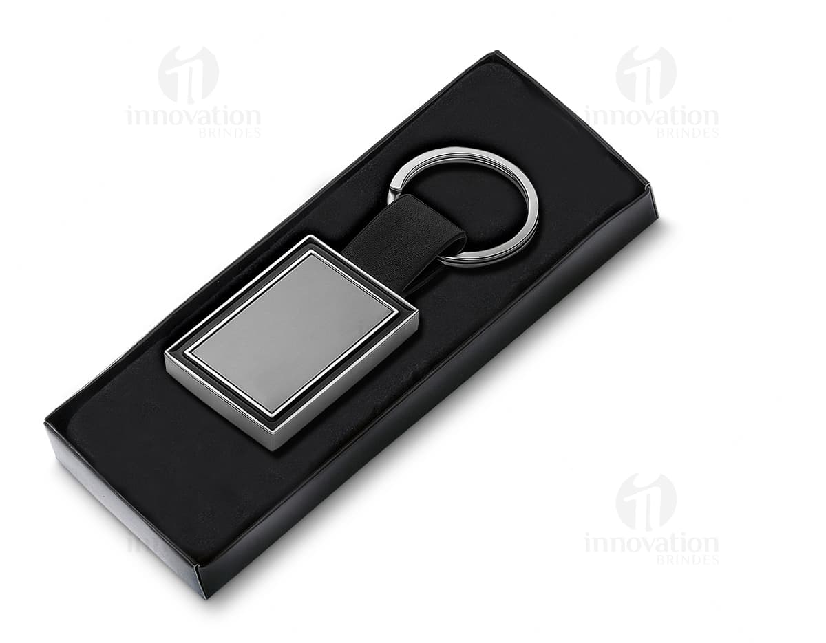 Chaveiro de níquel com berço aveludado, ideal para proteger chaves e acessórios de forma segura e discreta. Chaveiro de níquel com berço aveludado, ideal para proteger chaves e acessórios de forma segura e discreta.