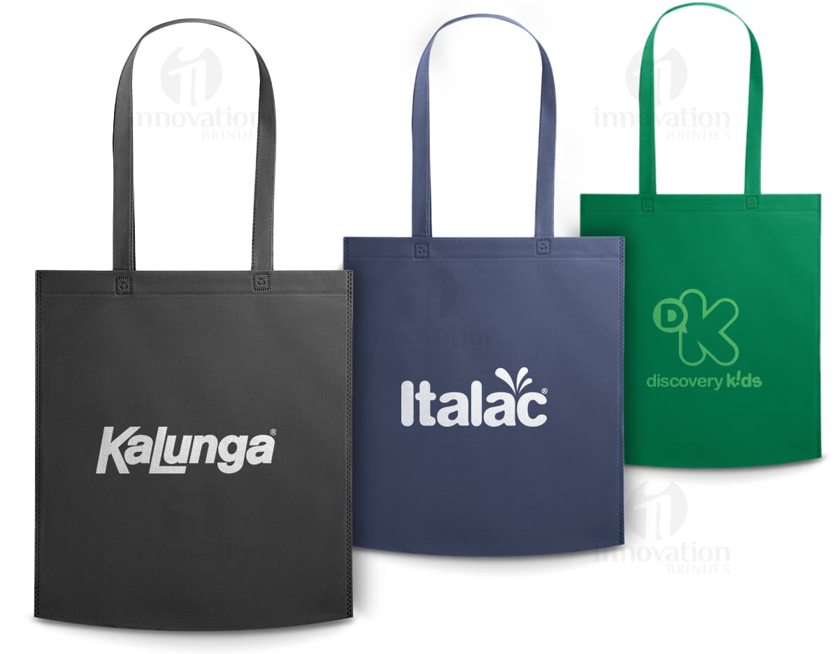 Kit com 6 porta copos em tons de azul e verde, feitos de material resistente e com acabamento brilhante. Cada porta copo possui um design geométrico único. Kit com 6 porta copos em tons de azul e verde, feitos de material resistente e com acabamento brilhante. Cada porta copo possui um design geométrico único.