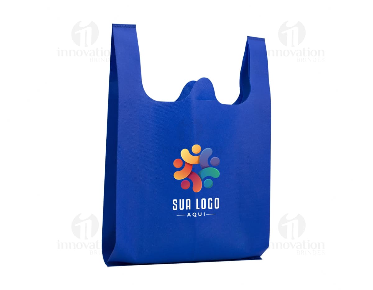 Kit com 6 porta copos em formato quadrado, feitos de material resistente e com estampas coloridas de paisagens tropicais. Kit com 6 porta copos em formato quadrado, feitos de material resistente e com estampas coloridas de paisagens tropicais.