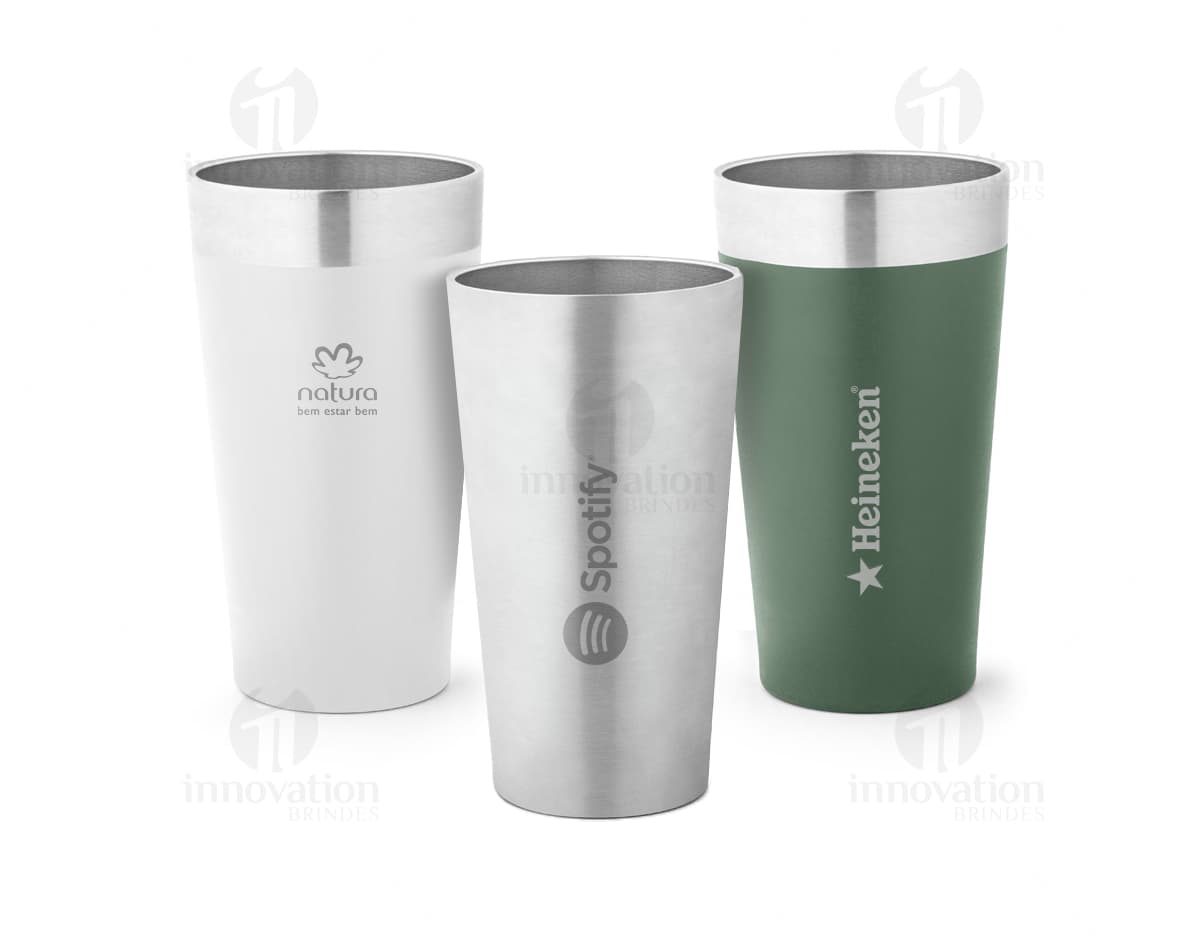 Kit com 6 porta copos redondos de madeira com estampa de folhas verdes e flores cor-de-rosa. Kit com 6 porta copos redondos de madeira com estampa de folhas verdes e flores cor-de-rosa.