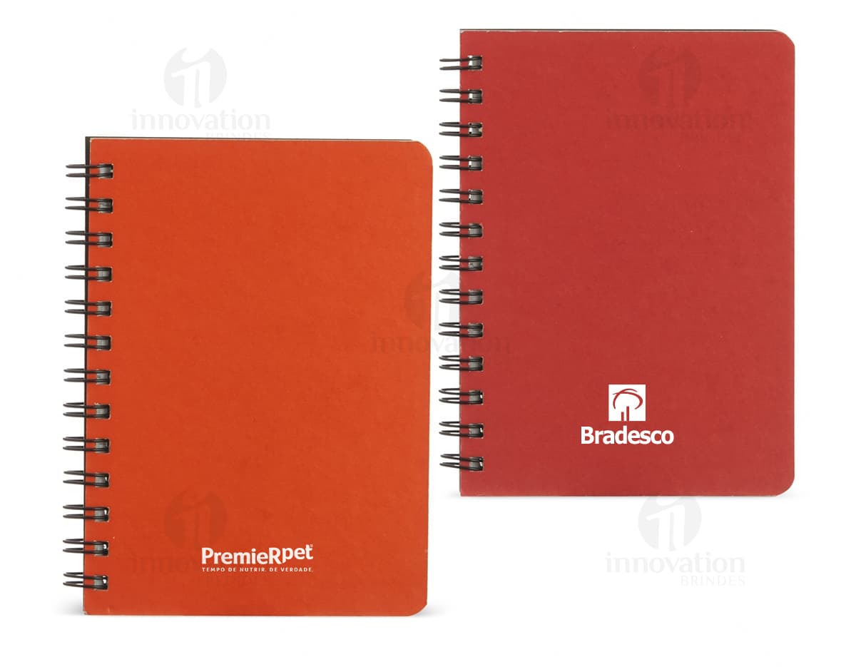 Kit com 6 porta copos em diferentes cores e estilos. Os porta copos são redondos e possuem acabamento em madeira e cortiça. Kit com 6 porta copos em diferentes cores e estilos. Os porta copos são redondos e possuem acabamento em madeira e cortiça.