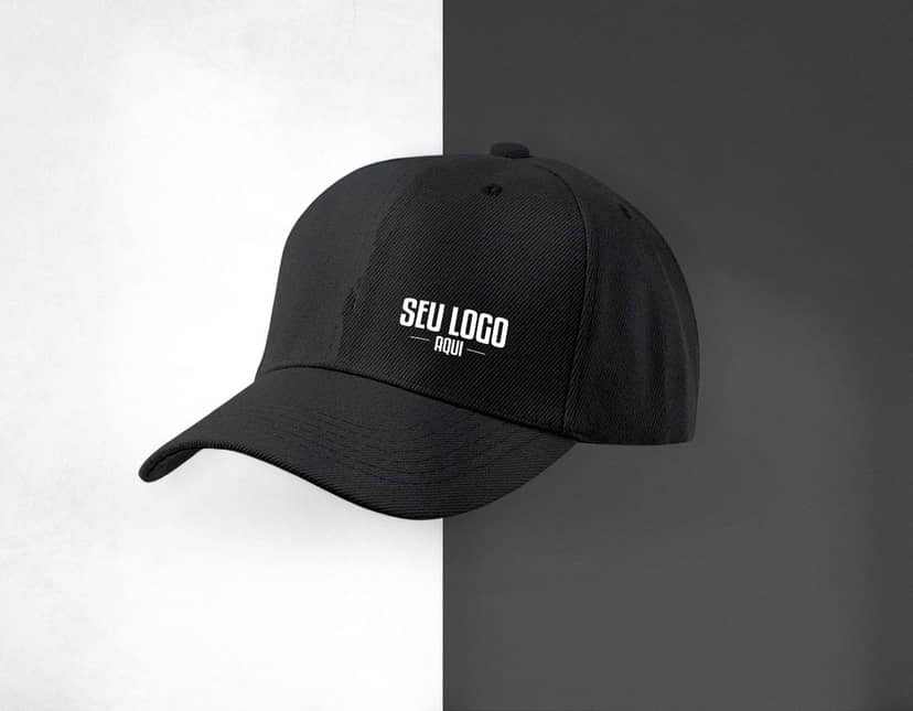 Kit com 6 porta copos em diferentes cores e estampas, dispostos de forma organizada em uma mesa de madeira.