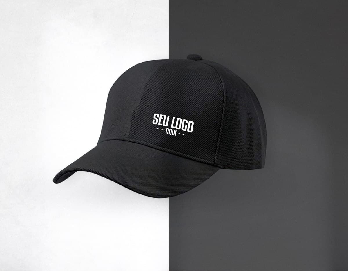 6 porta copos quadrados de madeira com estampas variadas, cada um com uma cor e desenho diferente. Os porta copos possuem uma base de cortiça para proteger a superfície e são apresentados em um elegante kit. 6 porta copos quadrados de madeira com estampas variadas, cada um com uma cor e desenho diferente. Os porta copos possuem uma base de cortiça para proteger a superfície e são apresentados em um elegante kit.