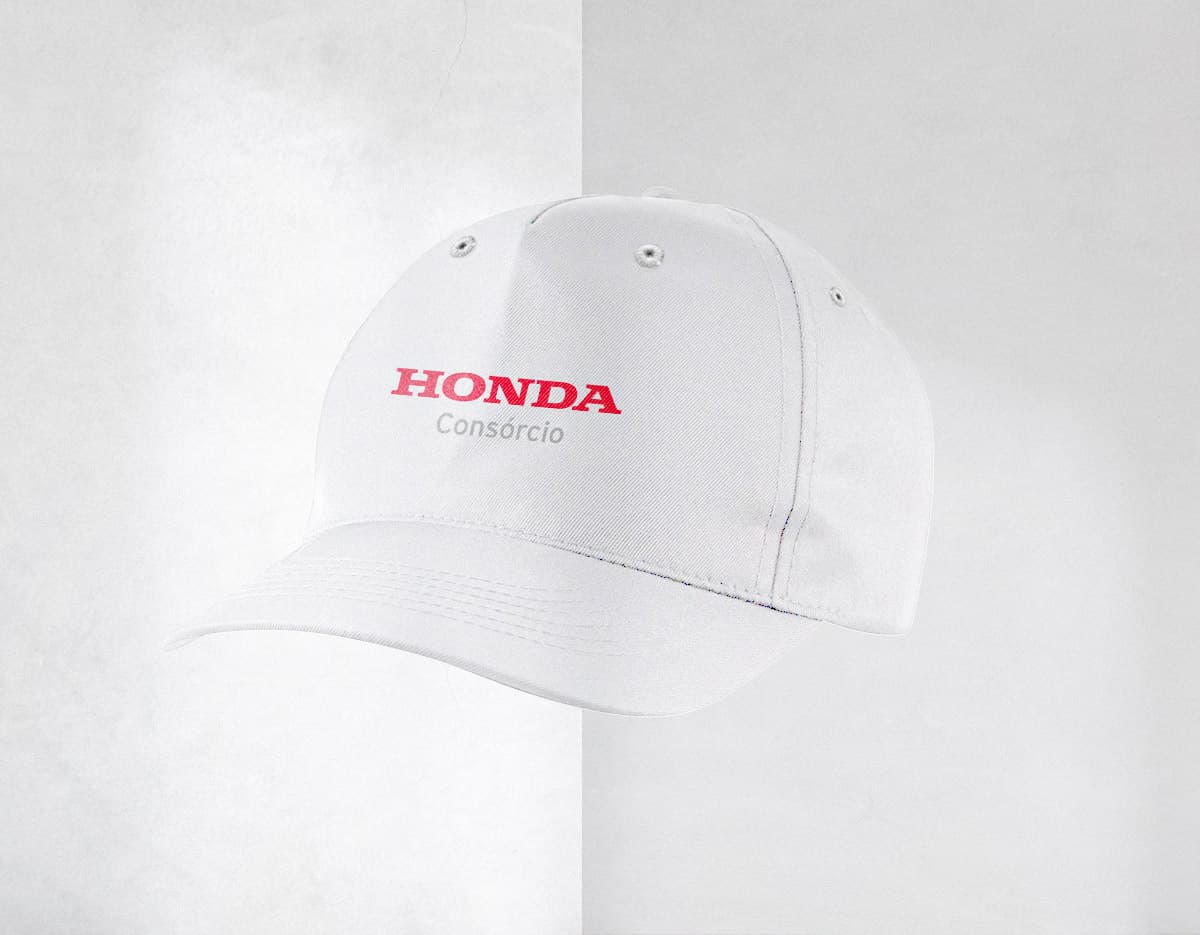 Kit com 6 porta copos em formato circular de cores variadas sobre fundo branco. Kit com 6 porta copos em formato circular de cores variadas sobre fundo branco.