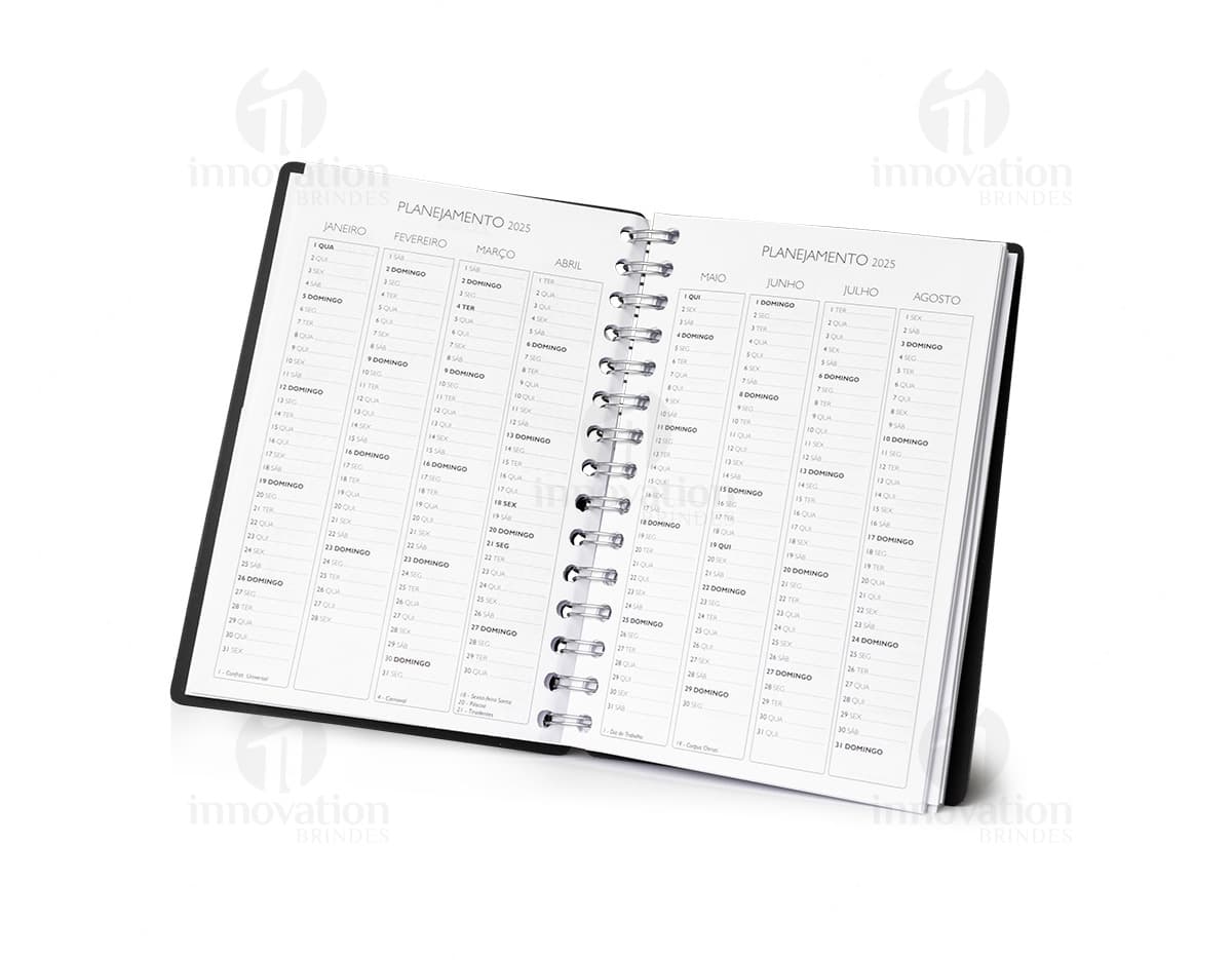 Kit com 6 porta copos de cores variadas. Os porta copos possuem design moderno e são feitos de material resistente. Kit com 6 porta copos de cores variadas. Os porta copos possuem design moderno e são feitos de material resistente.