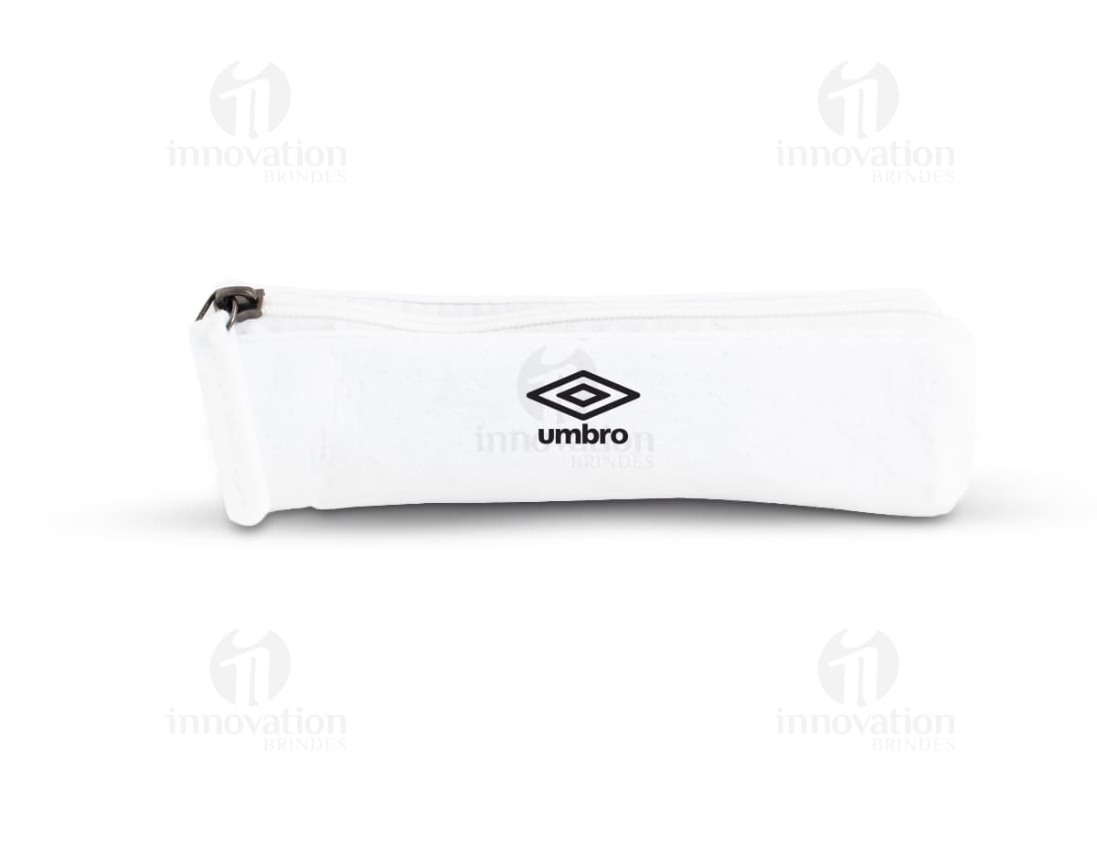 Kit com 6 porta copos de cores diferentes em formato quadrado, sobre fundo branco. Cada porta copo possui uma estampa floral e bordas arredondadas. Kit com 6 porta copos de cores diferentes em formato quadrado, sobre fundo branco. Cada porta copo possui uma estampa floral e bordas arredondadas.