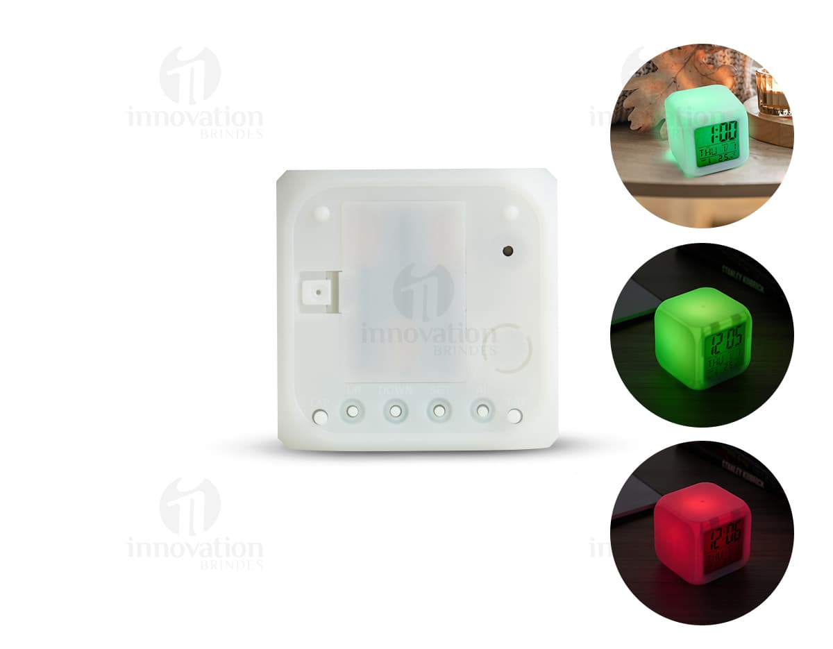 Kit com 6 porta copos variados em cores e estampas. Kit com 6 porta copos variados em cores e estampas.