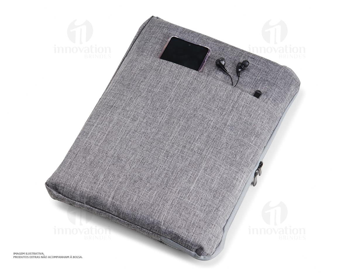 Pasta Convenção com Bolso para Celular em cor preta, com fecho de zíper e alça de mão. Pasta Convenção com Bolso para Celular em cor preta, com fecho de zíper e alça de mão.