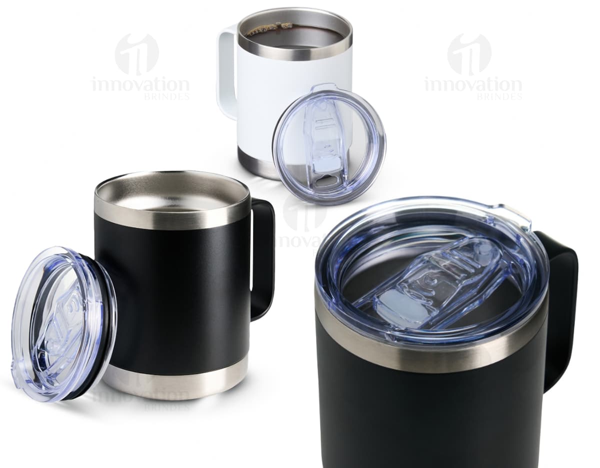 Kit com 6 porta copos em formato redondo e feito de cortiça com estampas coloridas e criativas de frutas. Kit com 6 porta copos em formato redondo e feito de cortiça com estampas coloridas e criativas de frutas.