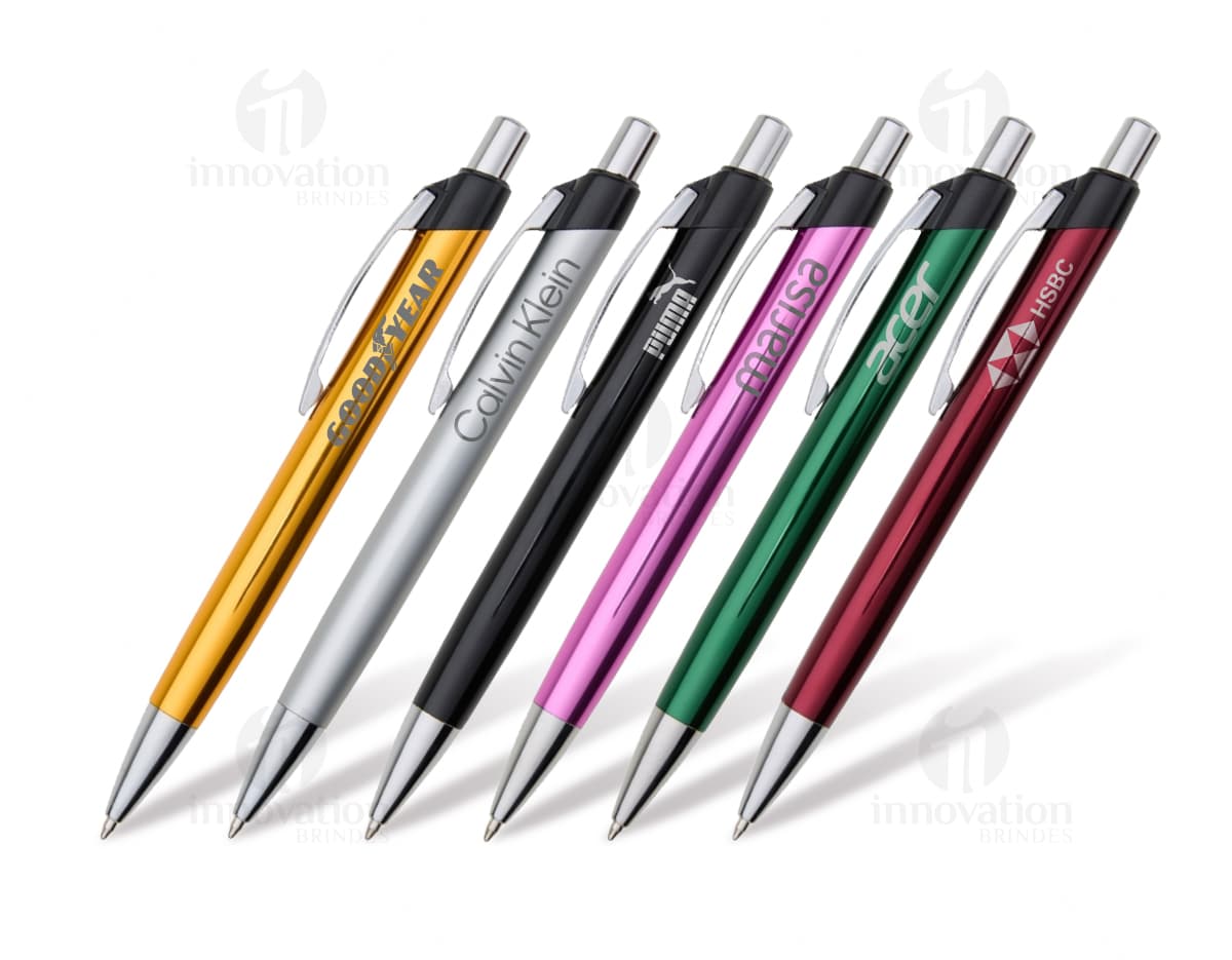 Conjunto de rolos fora de linha em diversas cores e tamanhos. Conjunto de rolos fora de linha em diversas cores e tamanhos.