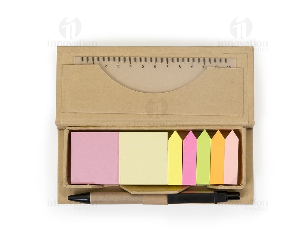 Kit com 6 porta copos em formato quadrado, feitos de acrílico transparente com design elegante e bordas arredondadas. Cada porta copo possui base antiderrapante para maior segurança. Kit com 6 porta copos em formato quadrado, feitos de acrílico transparente com design elegante e bordas arredondadas. Cada porta copo possui base antiderrapante para maior segurança.