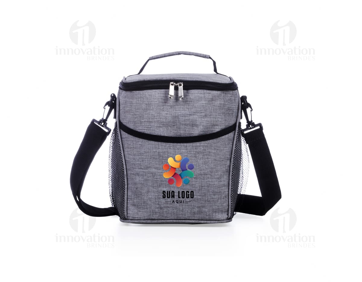 Kit com 6 porta copos em cores diversas, sobre fundo branco. Kit com 6 porta copos em cores diversas, sobre fundo branco.