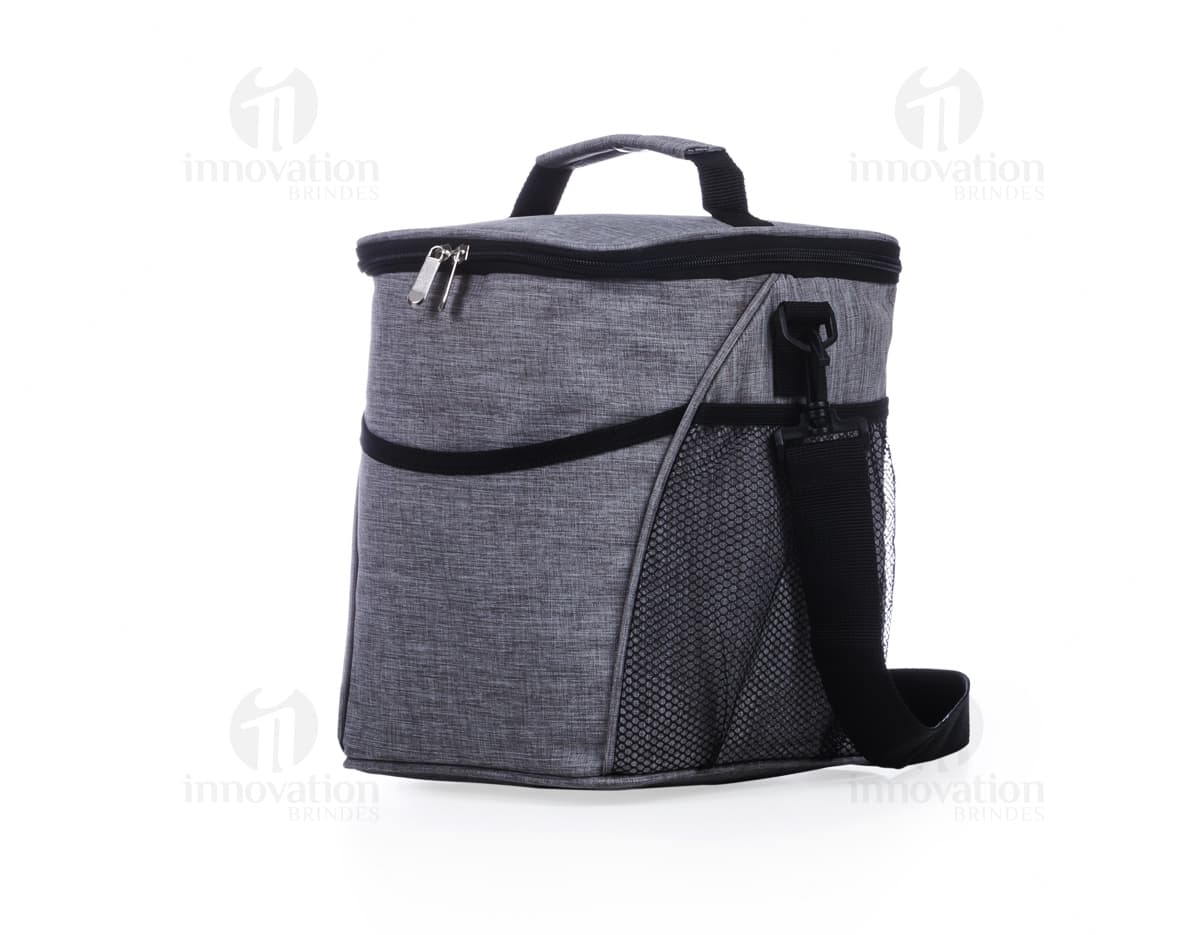 Kit com 6 porta copos em cores diversas, sobre fundo branco. Kit com 6 porta copos em cores diversas, sobre fundo branco.