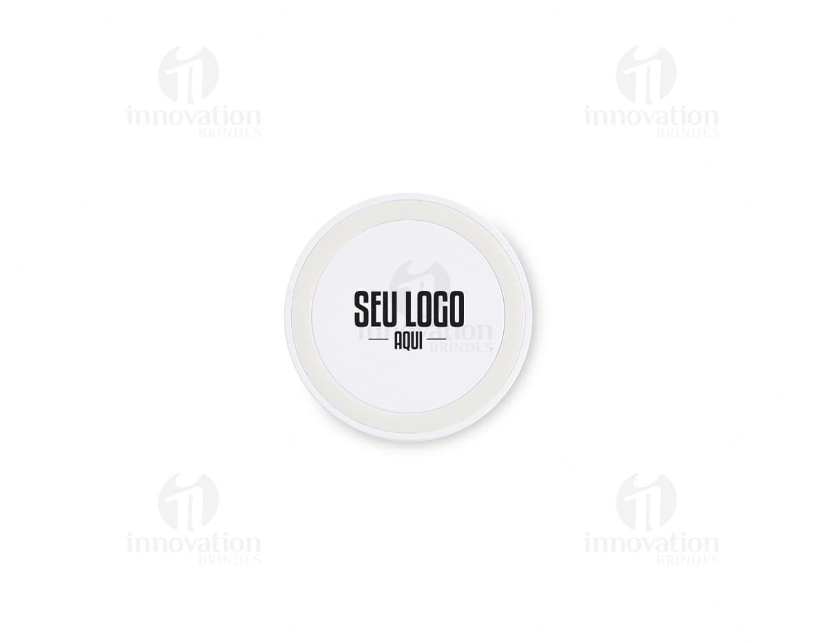 Kit com 6 porta copos em formato redondo e cores vibrantes, feitos de silicone antiderrapante. Os porta copos possuem estampas de frutas tropicais, como abacaxi, limão e melancia. Kit com 6 porta copos em formato redondo e cores vibrantes, feitos de silicone antiderrapante. Os porta copos possuem estampas de frutas tropicais, como abacaxi, limão e melancia.