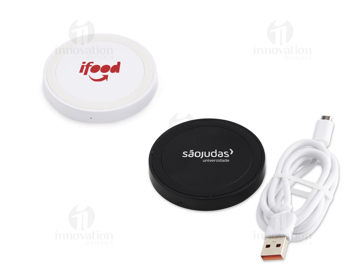 Kit com 6 porta copos em formato redondo e cores vibrantes, feitos de silicone antiderrapante. Os porta copos possuem estampas de frutas tropicais, como abacaxi, limão e melancia. Kit com 6 porta copos em formato redondo e cores vibrantes, feitos de silicone antiderrapante. Os porta copos possuem estampas de frutas tropicais, como abacaxi, limão e melancia.