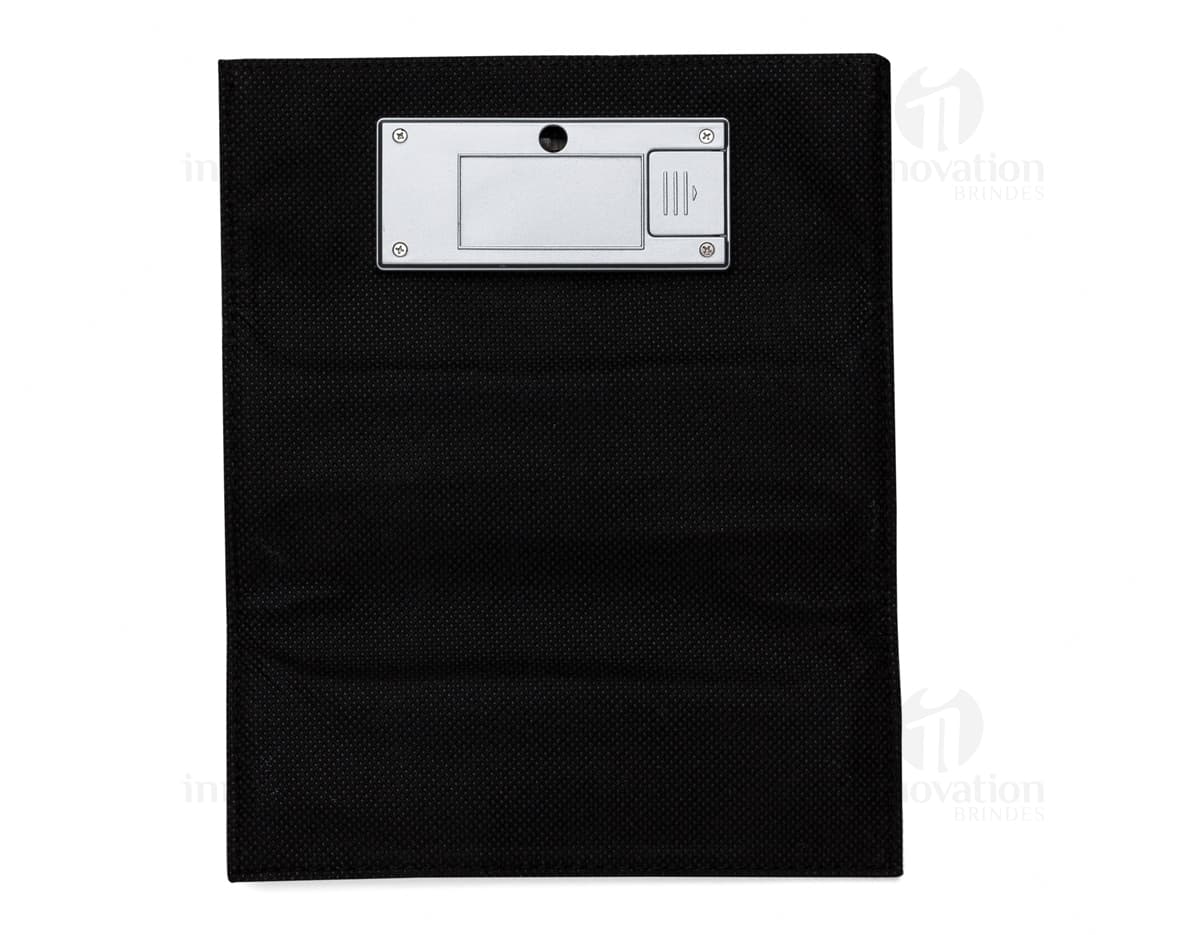 Kit com 6 porta copos dispostos em uma mesa de madeira. Cada porta copo possui um design diferente com estampas coloridas. Kit com 6 porta copos dispostos em uma mesa de madeira. Cada porta copo possui um design diferente com estampas coloridas.