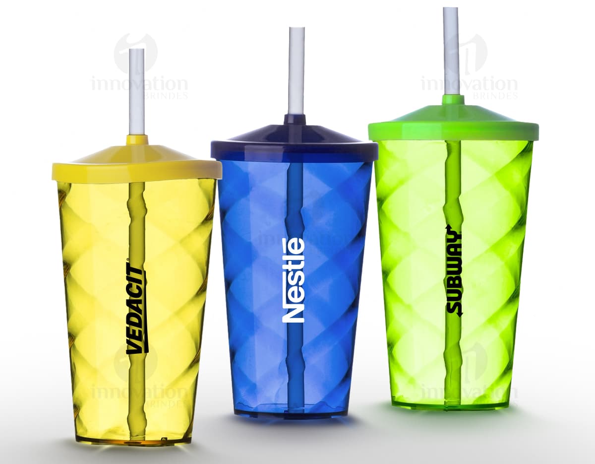 Kit com 6 porta copos em cores variadas. Kit com 6 porta copos em cores variadas.