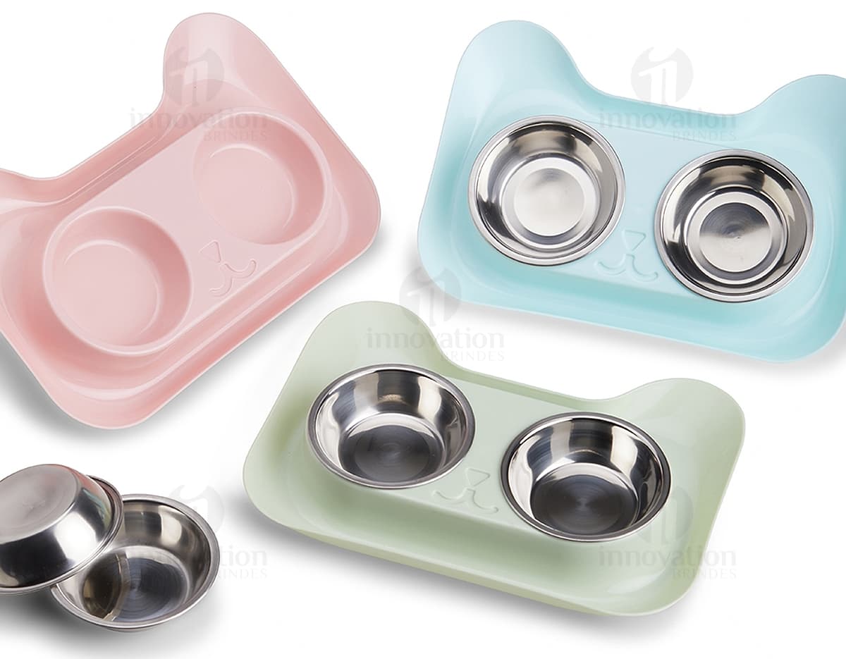 Seis porta copos de um kit de produto. Seis porta copos de um kit de produto.