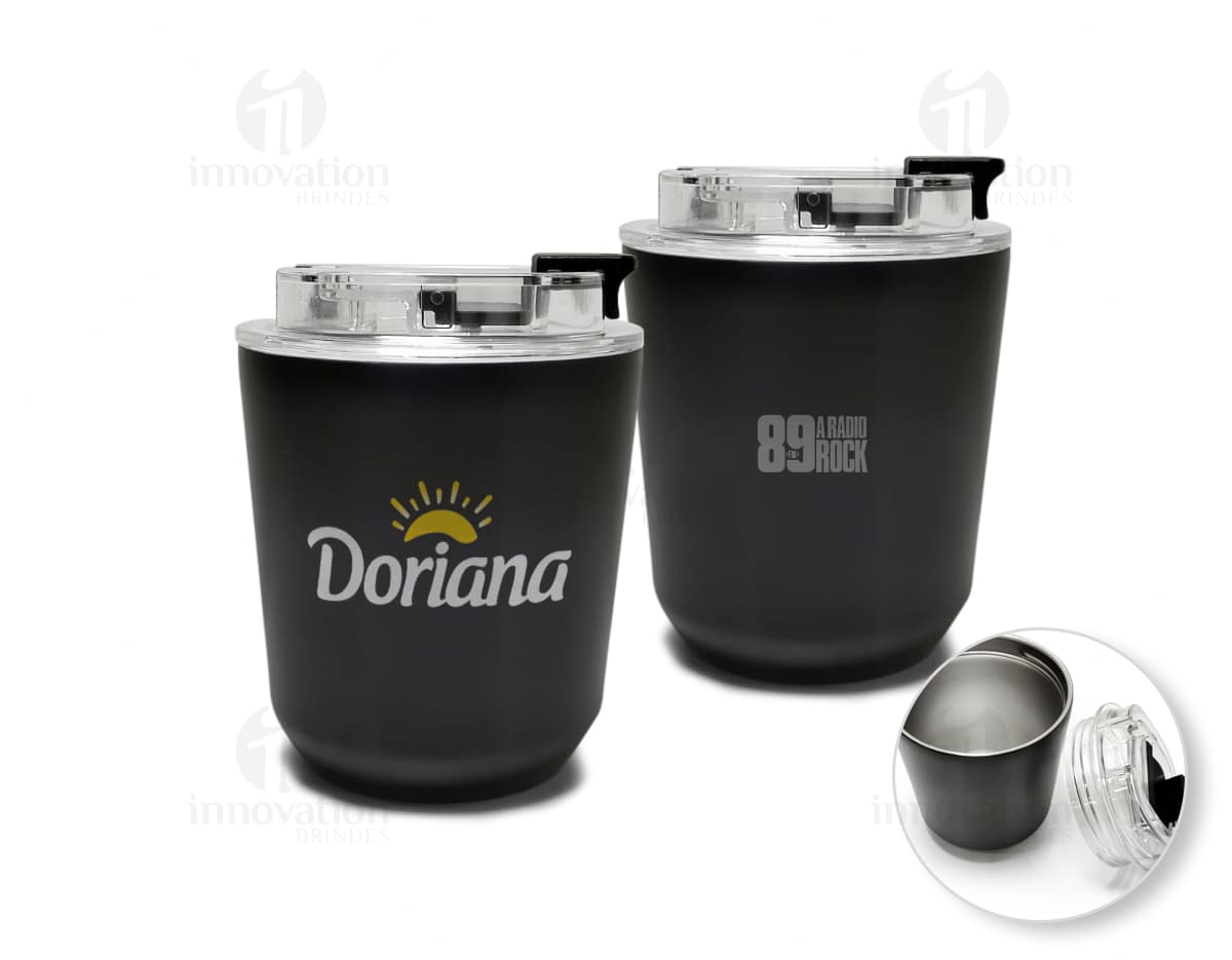 Kit com 6 porta copos em formato redondo, feitos de material resistente e com estampas de flores coloridas. Kit com 6 porta copos em formato redondo, feitos de material resistente e com estampas de flores coloridas.