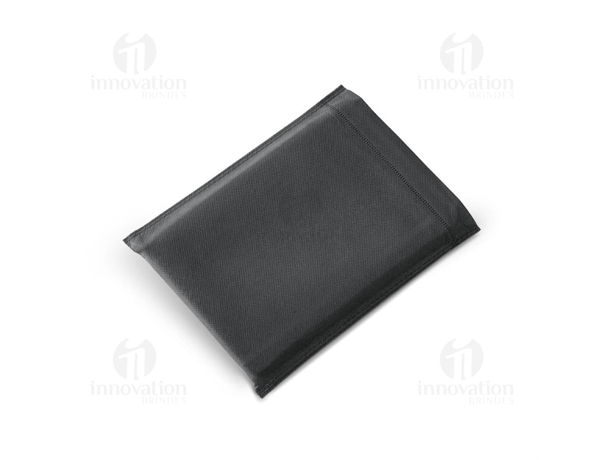 Kit com 6 porta copos em tons de azul, verde e amarelo, com estampas tropicais e temáticas de frutas. Cada porta copo possui uma ilustração diferente. Kit com 6 porta copos em tons de azul, verde e amarelo, com estampas tropicais e temáticas de frutas. Cada porta copo possui uma ilustração diferente.