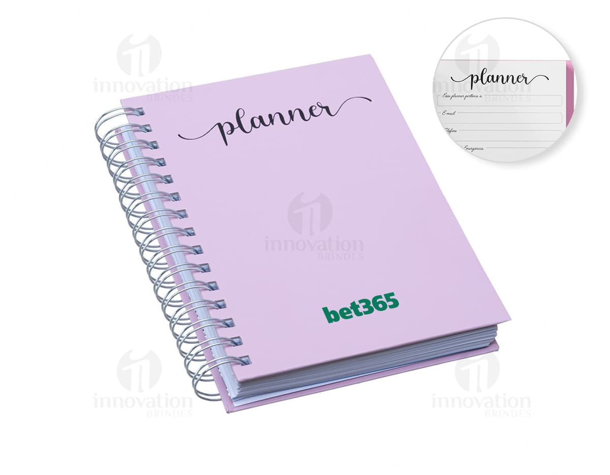 Kit com 6 porta copos em cores sortidas em formato quadrado. Kit com 6 porta copos em cores sortidas em formato quadrado.