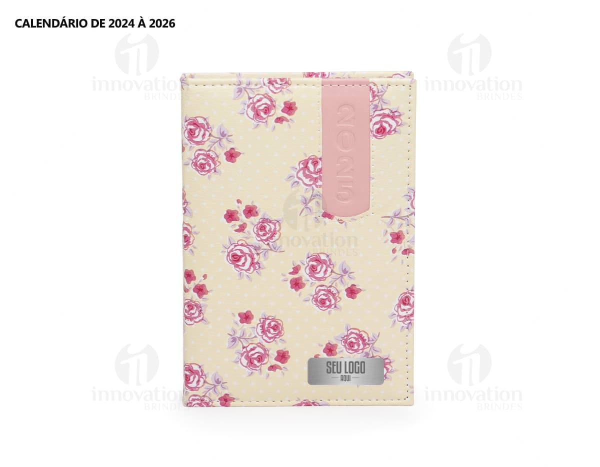 Kit com 6 porta copos em formato quadrado, feitos de cerâmica branca e decorados com estampas coloridas de animais marinhos. Kit com 6 porta copos em formato quadrado, feitos de cerâmica branca e decorados com estampas coloridas de animais marinhos.