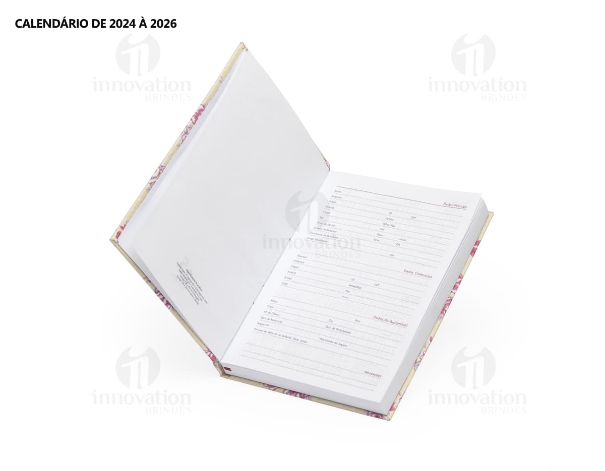 Kit com 6 porta copos em formato quadrado, feitos de cerâmica branca e decorados com estampas coloridas de animais marinhos. Kit com 6 porta copos em formato quadrado, feitos de cerâmica branca e decorados com estampas coloridas de animais marinhos.