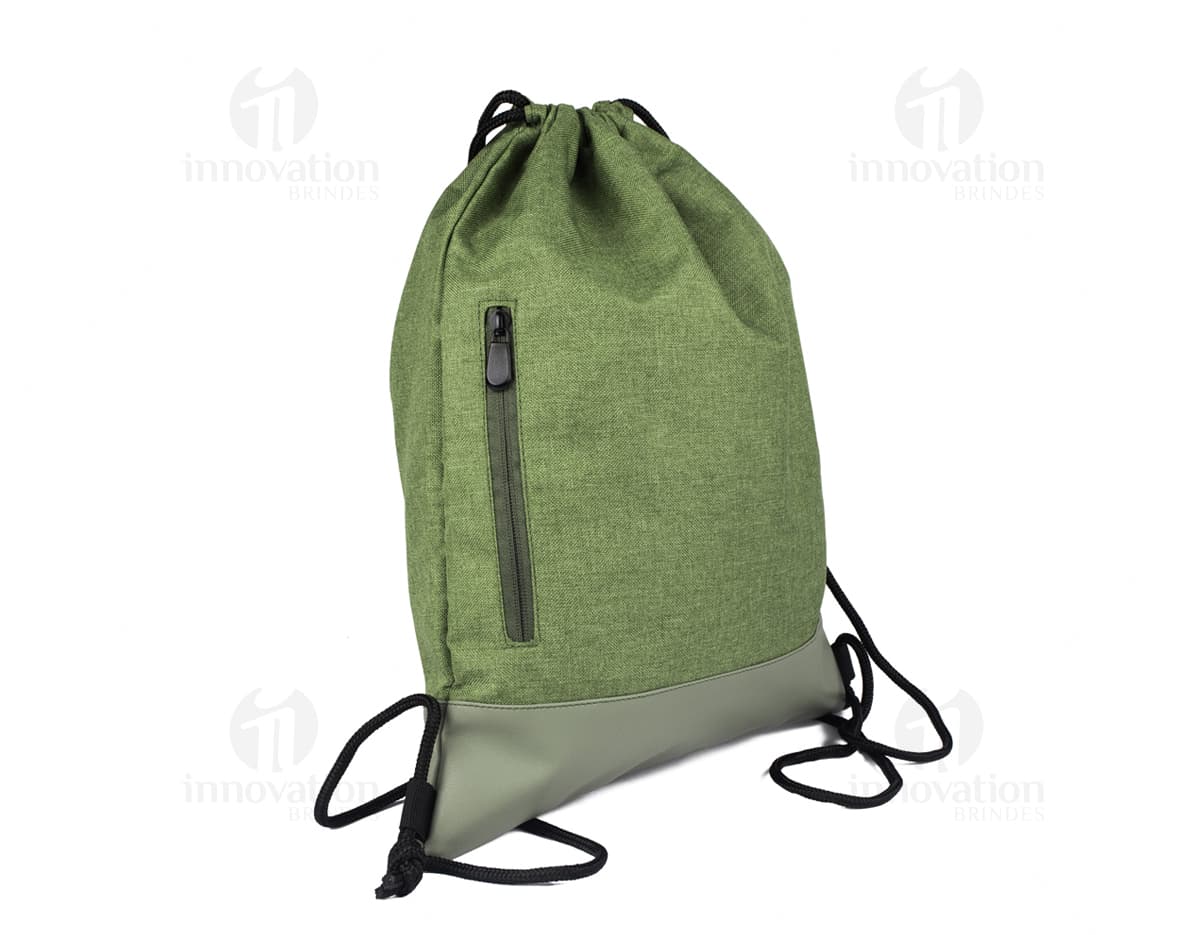 Kit com 6 porta copos em cores variadas, feitos de material resistente e antiderrapante. Kit com 6 porta copos em cores variadas, feitos de material resistente e antiderrapante.