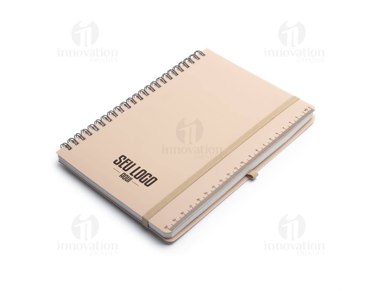 Kit com 6 porta copos em formato redondo e simples, feitos de plástico resistente e nas cores vermelho, azul, amarelo, verde, preto e branco. Kit com 6 porta copos em formato redondo e simples, feitos de plástico resistente e nas cores vermelho, azul, amarelo, verde, preto e branco.