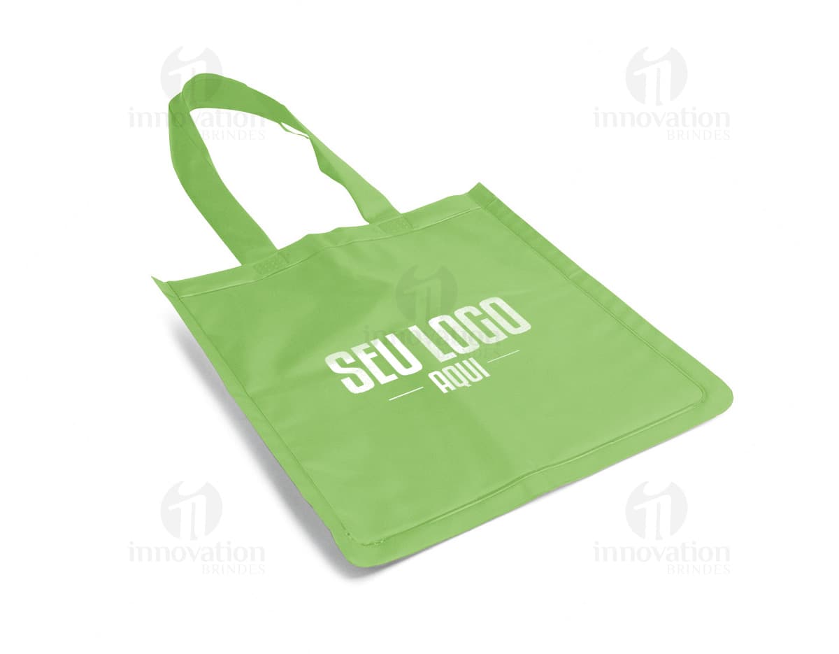 Kit com 6 porta copos em formato quadrado, feitos de cortiça e estampados com desenhos coloridos de frutas. Cada porta copo possui uma borda arredondada. Kit com 6 porta copos em formato quadrado, feitos de cortiça e estampados com desenhos coloridos de frutas. Cada porta copo possui uma borda arredondada.