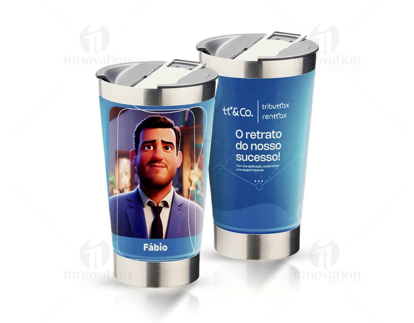 Copo térmico personalizado com estampa de flores coloridas.