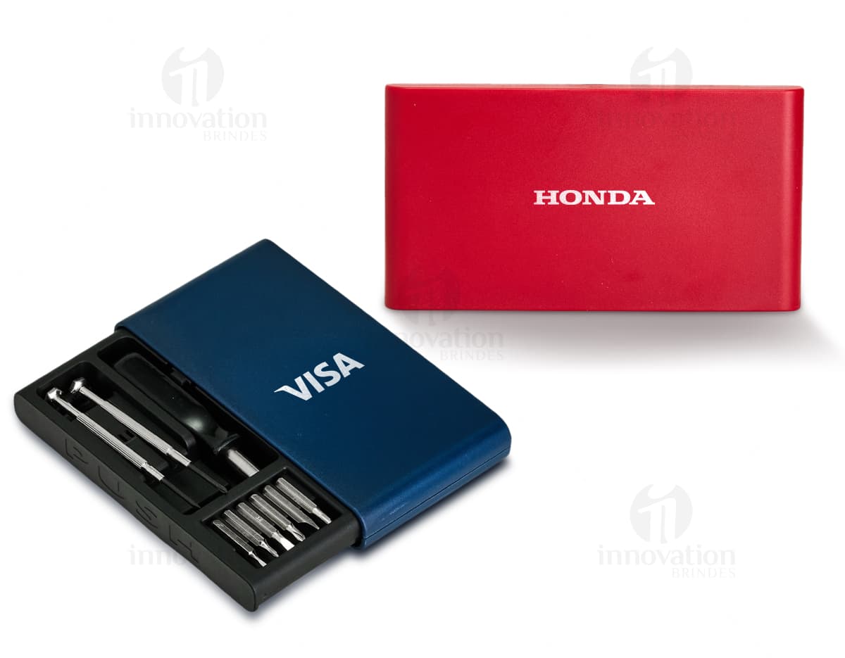 Kit com 6 porta copos em cores diversas. Cada porta copo possui um design diferente e antiderrapante para evitar acidentes. Kit com 6 porta copos em cores diversas. Cada porta copo possui um design diferente e antiderrapante para evitar acidentes.